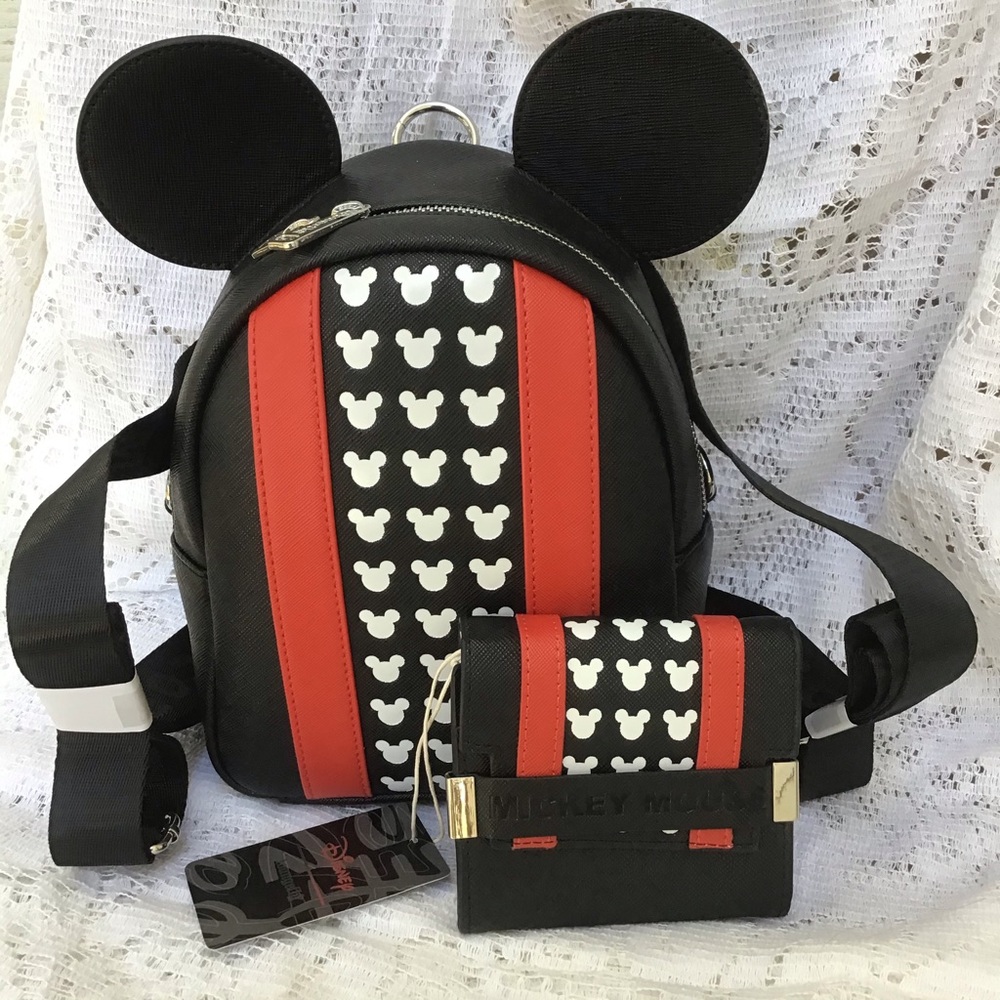 Loungefly DISNEY black and red set